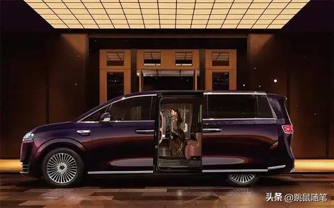 智界V9发布，MPV不再只是“二排老板椅”，空间能转能躺还能开会