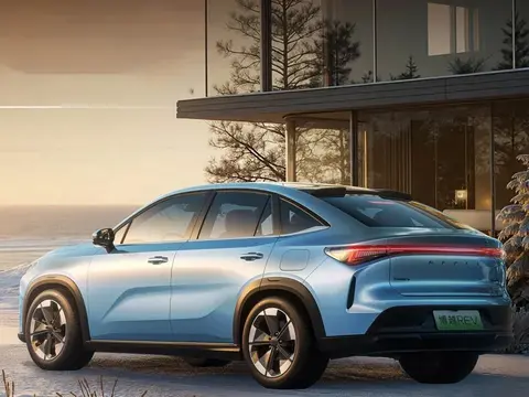 份额重回50%！这不是燃油车的卷土重来，更像是“回光返照”