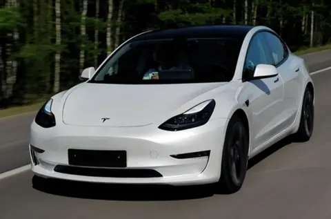 续航 + 230km / 隔音大升级！Model Y 悄悄上新，专治家庭出行痛点