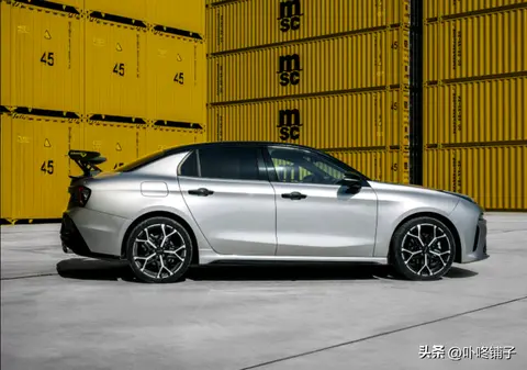 15.98万起！领克03大尾翼版：真碳大尾翼+272马力，合法上街